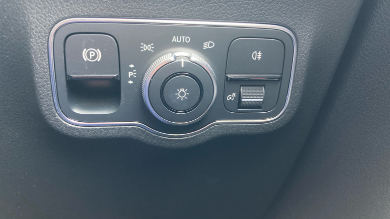 Mercedes-Benz B-Class B220d AMG Line Premium Plus 5dr Auto Diesel Hatchback